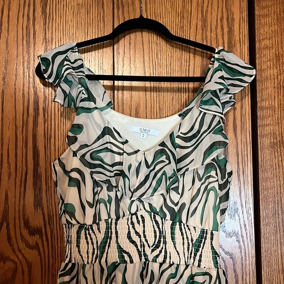 Cream/Green Dress - Picture 3 of 4